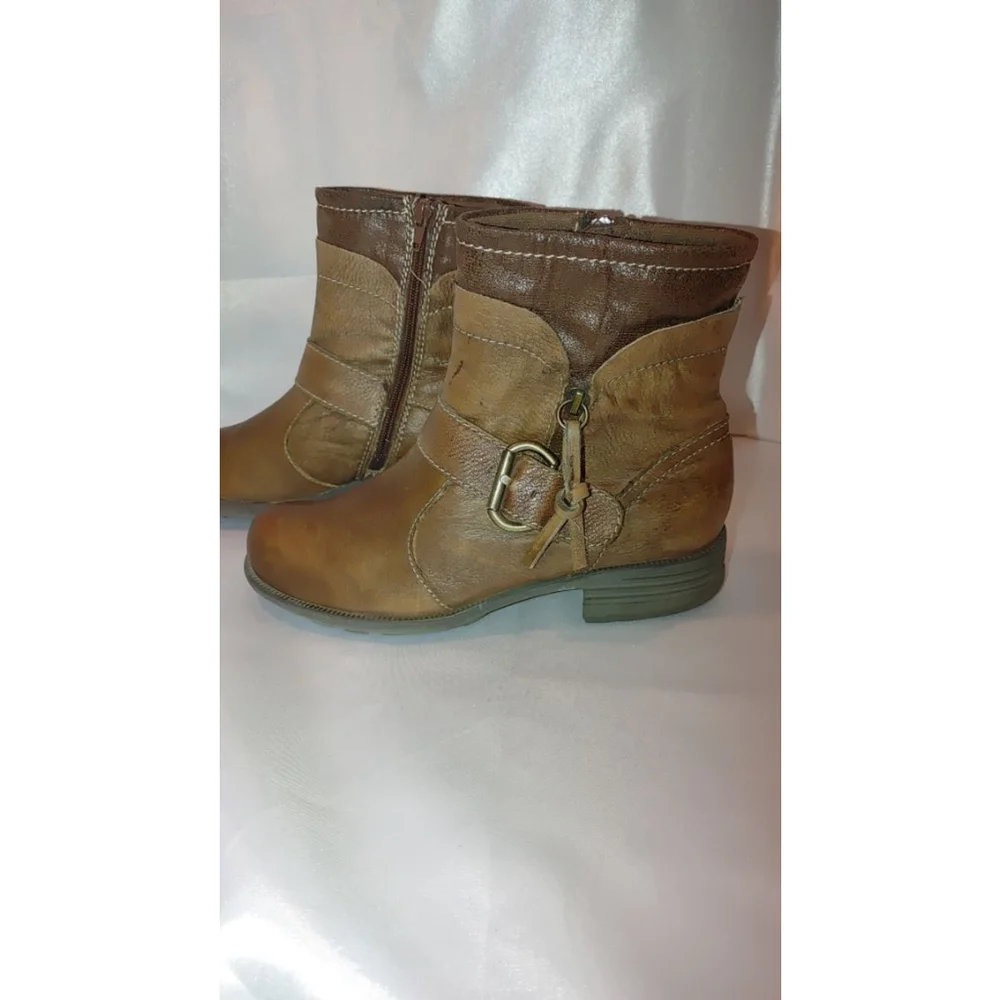 Earth Origins Beaumont Boots Size 8.5M